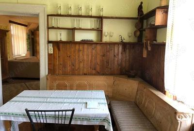 Casa de vanzare cu 2 apartamente in Cisnadie, central. - 2