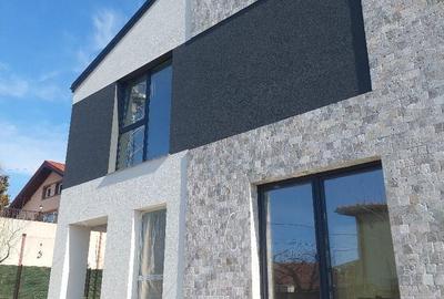 Casă cu 4 camere cu Teren 207 Mp în Central - 10