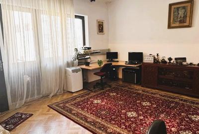 4 camere Magheru, interbelic, circular,2 balcoane, 2 băi geam, terasă, boxă, ASE - 17
