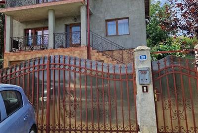 Casă cu Teren 750 Mp în Curtești - 2