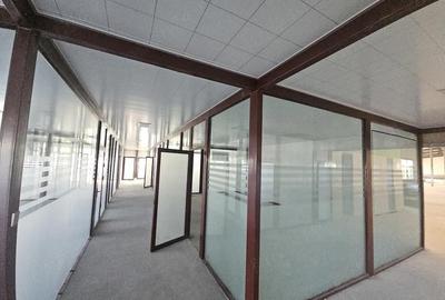 Spațiu comercial, de 4,000 mp, în Central - 1
