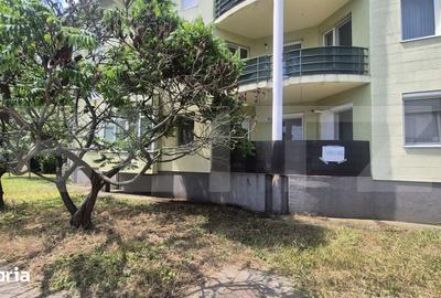 Apartament cu 3 camere în Micro 16 - 18