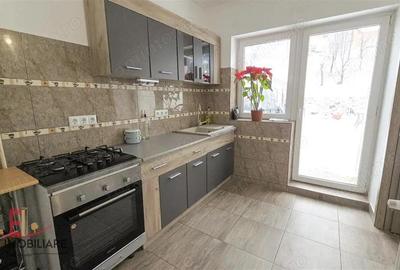 Casa 2 domitoare si living, 2 bai, mobilat utilat, Corunca - 10