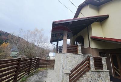 Casa /Vila de vanzare in Durau - 51