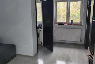 Garsonieră decomandată în Titan - 2