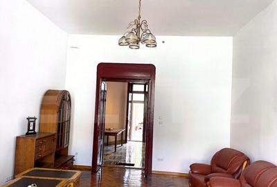 Apartament cu 4 camere decomandat în Central - 3