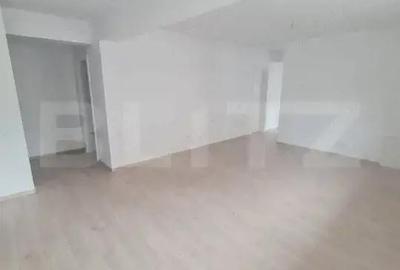 Apartament cu 3 camere semidecomandat în Florești - 2