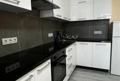 Apartament cu 3 camere decomandat în Apărătorii Patriei