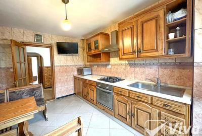 Apartament cu 4 camere decomandat în Nicolina - 9