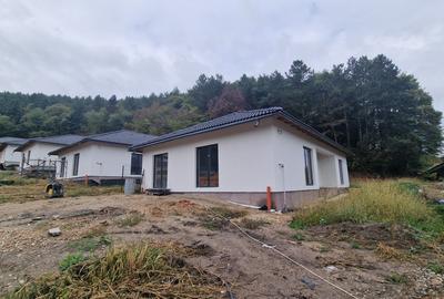 Casă individuală cu 4 camere cu Teren 500 Mp în Popești