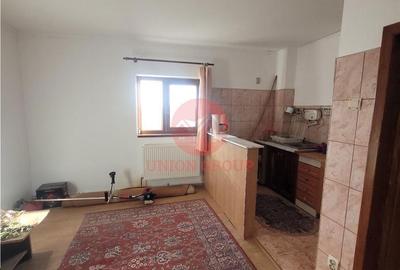 Casă cu 4 camere cu Teren 2500 Mp în Agigea