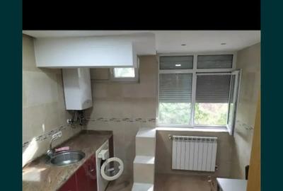 Vand apartament 2 camere decomandat, mobilat ?i utilat, 53 metri patra?i + boxa la demisol. - 2