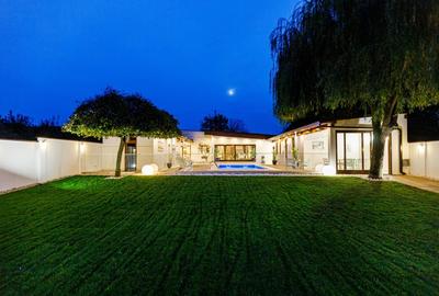 Arhitectura Distinsa: Casa Moderna Plan Parter si Piscina Privata - 3