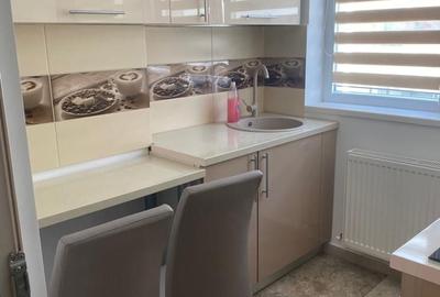 Inchiriez garsoniera Militari Rezidence LUX - 8