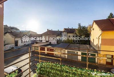 Apartament cu 4 camere semidecomandat, mobilat în Ultracentral