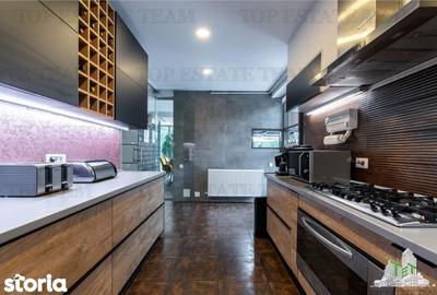 Casă cu 7 camere cu Teren 1334 Mp în Central - 3