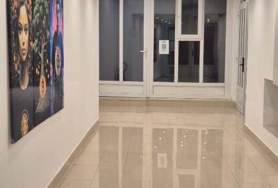 Casă individuală cu 8 camere cu Teren 300 Mp în Central - 1