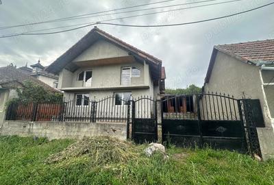 Casă cu 5 camere cu Teren 700 Mp în Tinca - 2