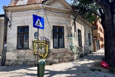 Casa de vanzare cu Aut. de Constr P+1+M - Piata Victoriei - 5