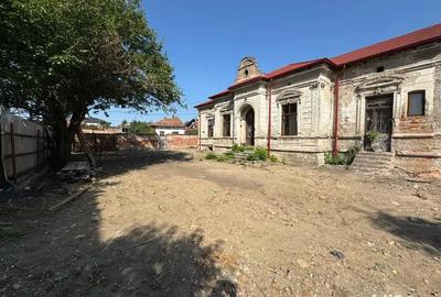 Casă cu Teren 600 Mp în Central