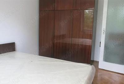 3 cam etaj 2 central Piata 700 - 5