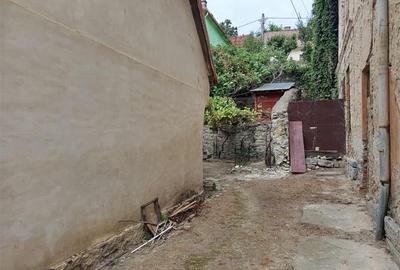 Casă individuală cu 7 camere cu Teren 243 Mp în Vest - 16