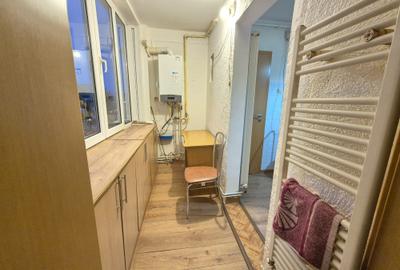 Vanzare apartament 2 camere decomandat etaj intermediar  Str.Carpatilor - 13