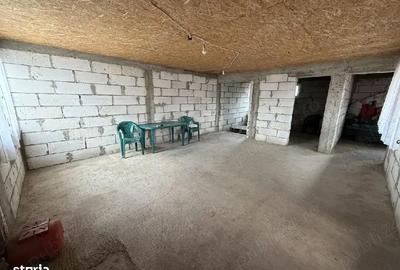 Casă cu 3 camere cu Teren 484 Mp în Ciorani - 1