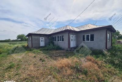 Casă cu 4 camere decomandat în Garoafa - 20