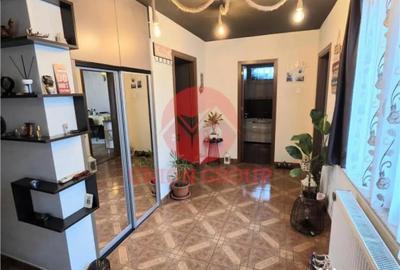 Casă cu 4 camere cu Canalizare în Dacia