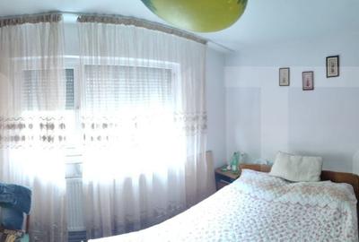 Apartament cu 2 camere semidecomandat în Micro 4 - 13