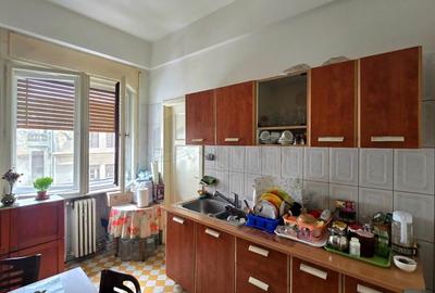 Apartament cu 4 camere semidecomandat, mobilat în Amzei - 16