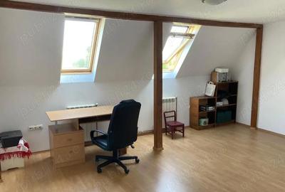 Casă cu 5 camere cu Teren 2900 Mp în Central - 2