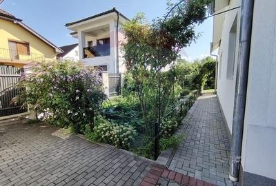 Casă / Vilă cu 8 camere de vânzare în zona Central - 46