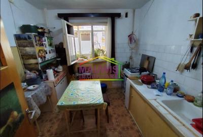 Apartament cu 3 camere decomandat, mobilat în Rahova