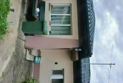 Casă cu 3 camere în Ghighiu - 4