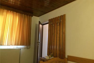 Casă cu 6 camere în Plopul - 2