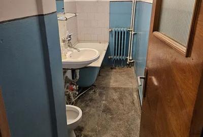 Apartament cu 3 camere în Km 4 - 5