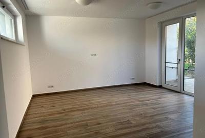 Casă cu 4 camere în Dumbrăvița