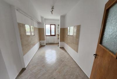 SEMICENTRAL 3 camere , bloc 2009 , 125 mp utili - 4