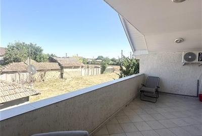 Casă individuală cu 8 camere cu Canalizare în Valu lui Traian - 11