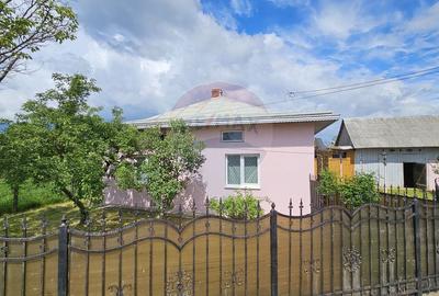 Casă  cu 3 camere, teren intravilan de 1300mp în Ipotești Tișăuți, SV - 1