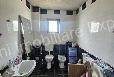 Casă cu 5 camere cu Teren 2351 Mp în Central - 8