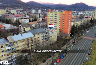 Apartament cu 2 camere decomandat în Independenței - 1