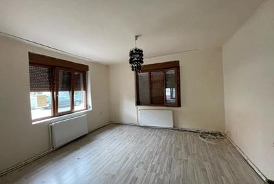 Casă cu 5 camere cu Teren 479 Mp în Ghiroda