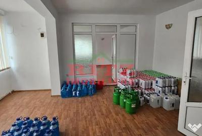 Spațiu comercial, de 166 mp, în Central - 8