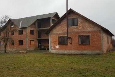 Casă cu 4 camere în Decebal - 5