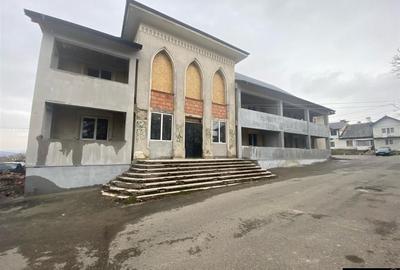 Apartament cu 4 camere decomandat în Fălticeni