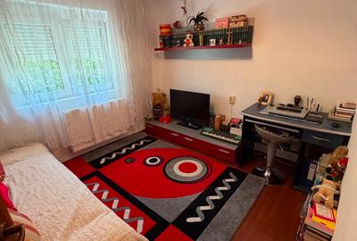 Apartament cu 3 camere decomandat în Aradului - 3