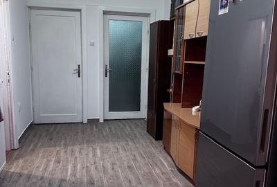 Inchiriere apartament 2 doua camere decomanda t - Piata Romana - 10